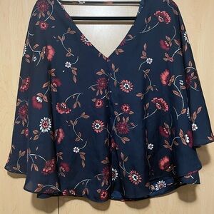 Cupcakes & Cashmere Navy Floral V-Neck Blouse